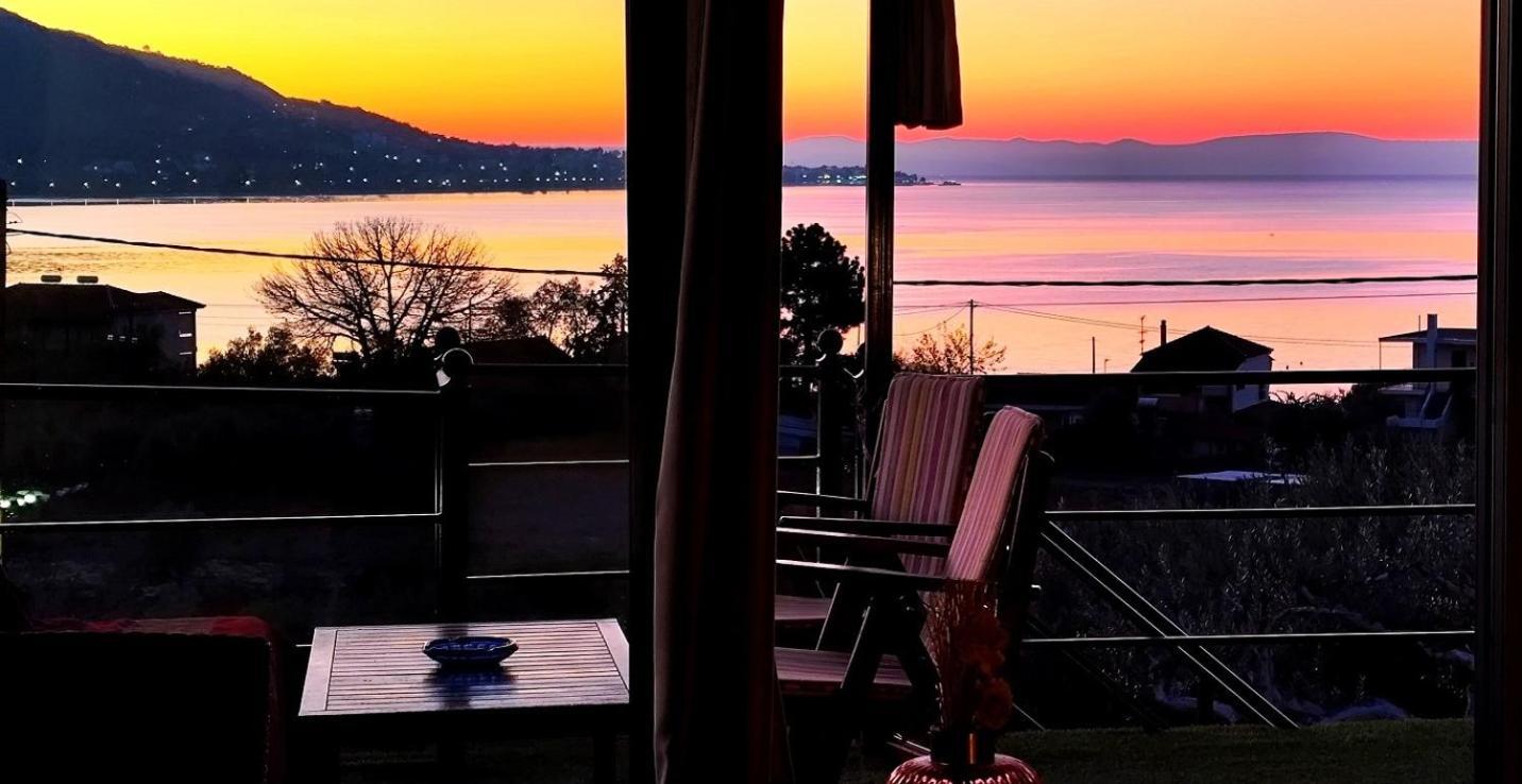 Cozy House With Amazing View! Leilighet Loutrá Edipsoú Eksteriør bilde