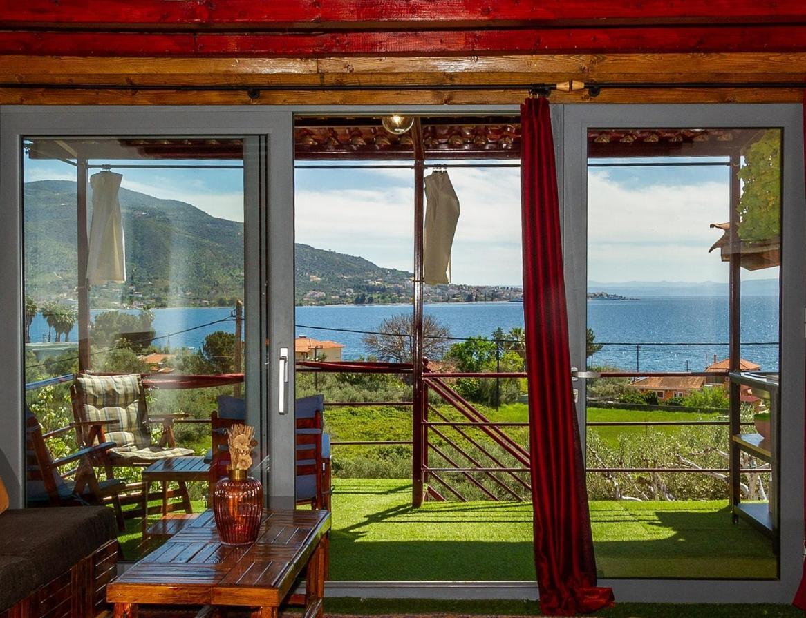 Cozy House With Amazing View! Leilighet Loutrá Edipsoú Eksteriør bilde